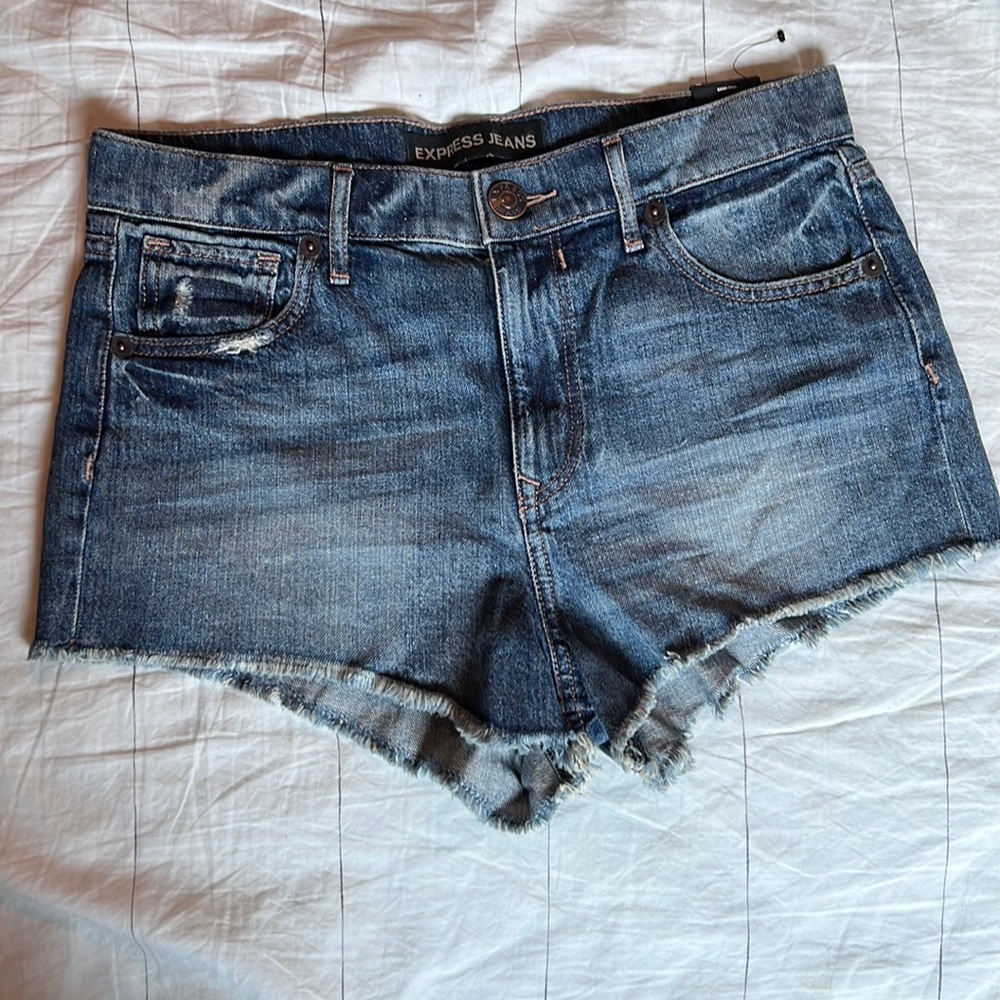 Express 90s High Rise Jean Short